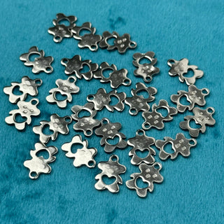 Charm in Acciaio Orsacchiotto con Pancia Cuore 11x8mm - 25 pz - Minuteria per Bigiotteria e Gioielli fai da te