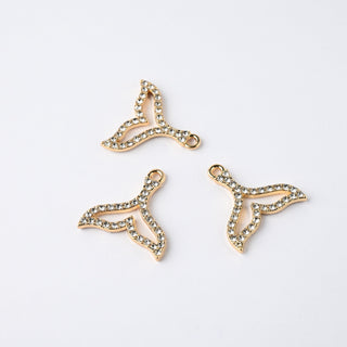 Ciondoli Smaltati Coda di Sirena Oro Strass 15x13mm