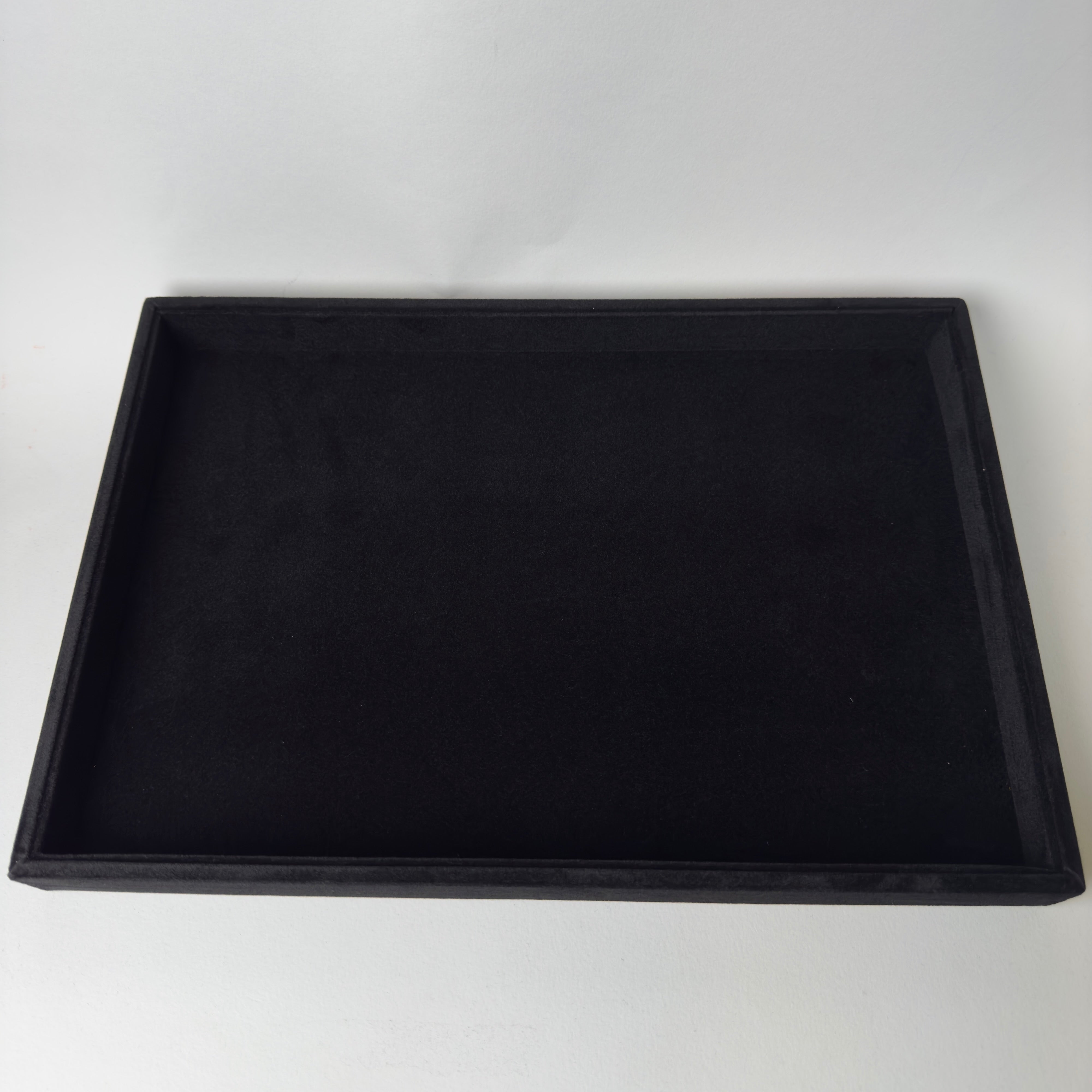 Schmucktablett aus schwarzem Samt, 35 x 24 cm – Sarobidy