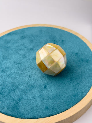 Perla Riflessi di Miele Poliedro 31mm - 1 pz