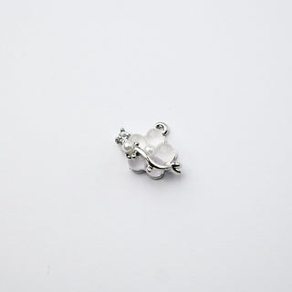 Ciondolo Petite in Ottone Fiore 17x10mm Bianco e Argento