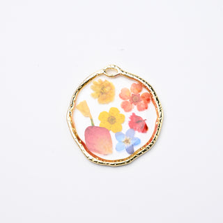 Ciondolo Fiori Naturali Colorati Resinati Oro Cornice Lavorata Irregolare 34mm - Artigianale