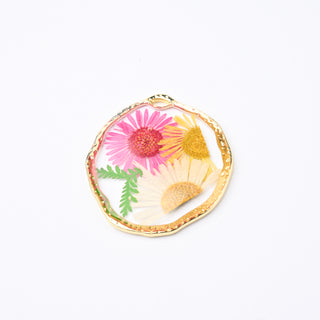 Ciondolo Ramo e Fiori Naturali Giallo, Bianco e Fucsia Resinati Oro Irregolare 36mm - Artigianale
