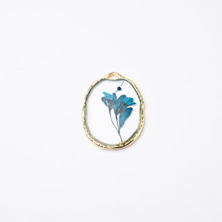 Ciondolo Piccoli Fiori Naturali Blu Resinati Oro Ovale 28x20mm - Artigianale