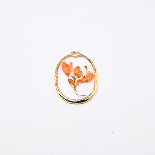 Ciondolo Piccoli Fiori Naturali Arancione Resinati Oro Ovale 28x20mm - Artigianale
