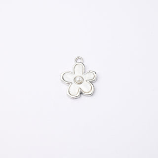 Ciondolo Petite in Ottone Fiore Bianco Perlato e Perla 20x17mm