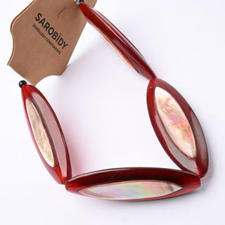 Perle in Corno Naturale con Inserto in Madreperla Navette Rosso 60x20x10mm