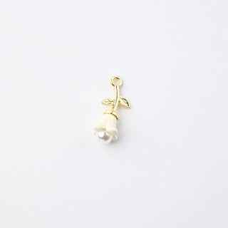 Ciondolo Petite in Ottone Fiore Bianco con Perla 22mm