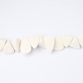 Perle in Resina Artigianali Sasso Triangolare Bianco 32x23mm
